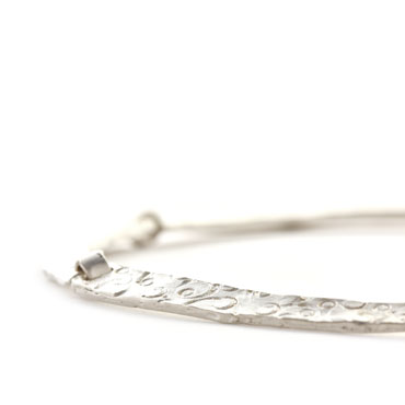 silver necklace with structure
