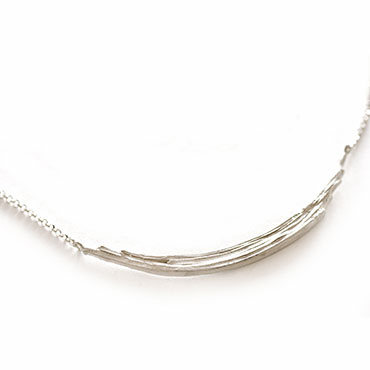 thin necklace with layered link in silver