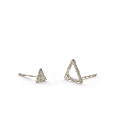 Boucles d'oreilles asymétrique triangle - Wim Meeussen Anvers