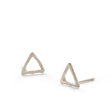 open triangles earrings in silver - Wim Meeussen Antwerp