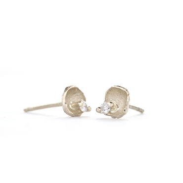 Ear rings cup with diamond