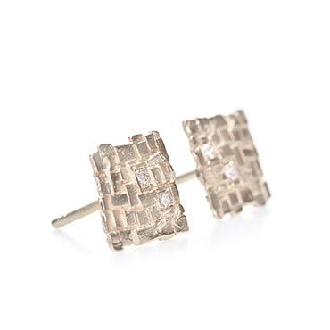 Clous d'oreilles en or avec des carrés et diamant - Wim Meeussen Anvers