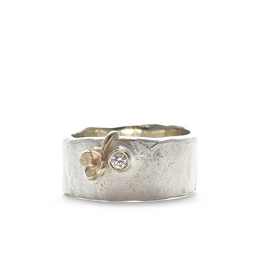 Ring in silver with golden flower and setting - Wim Meeussen Antwerp