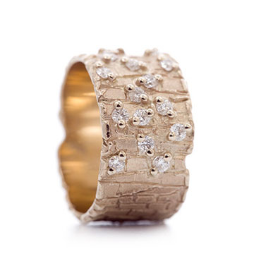 Wide golden ring with diamonds - Wim Meeussen Antwerp
