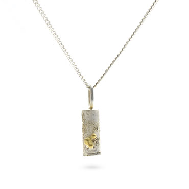 coarse mourning pendant with gold detail - Wim Meeussen Antwerp