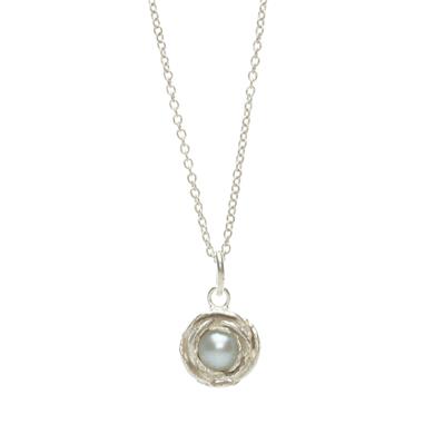 Small pendant with pearl