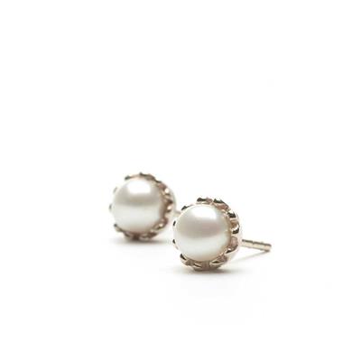 Earrings with pearl - Wim Meeussen Antwerp