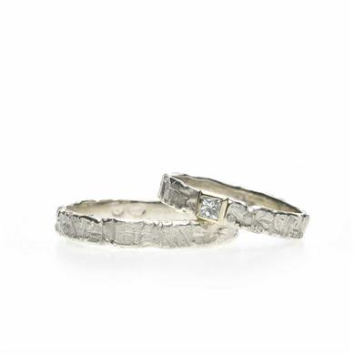 Wedding rings with rough edges