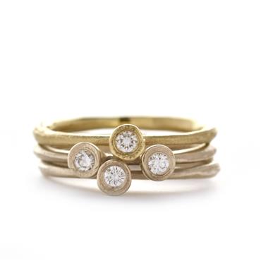 Stacking rings combining different shades of gold - Wim Meeussen Antwerp