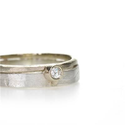 Detail TR D ZR028 met 1x0,05ct diamant