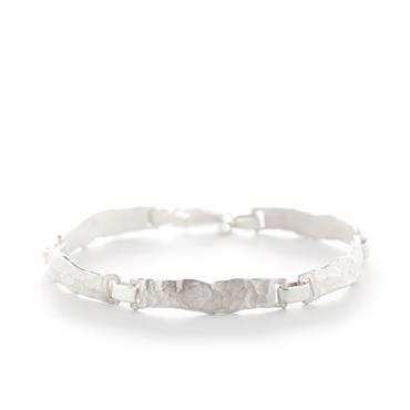 Armband in zilver met hamerslag