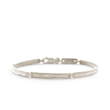 bracelet avec des bords brillants en argent