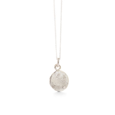 Round pendant in silver with structure - Wim Meeussen Antwerp