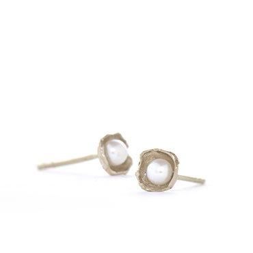 ear rings cup with pearl - Wim Meeussen Antwerp