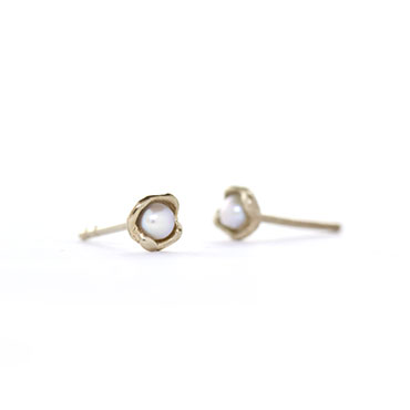 ear rings mini cup with pearl - Wim Meeussen Antwerp