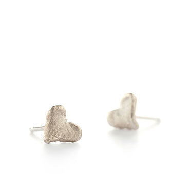 Boucles d'oreilles coeur en or blanc