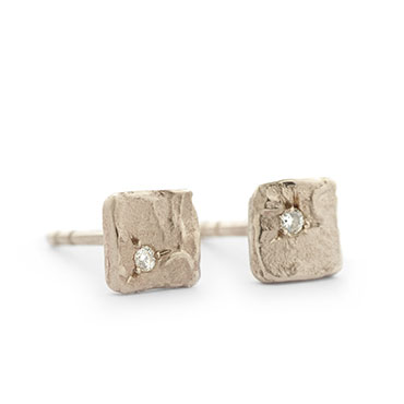 Rough square ear studs with diamond - Wim Meeussen Antwerp