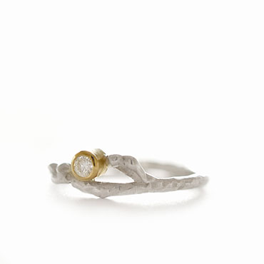 Twig ring in silver with diamond