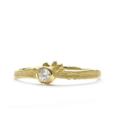 Fine rough ring in yellow gold - Wim Meeussen Antwerp