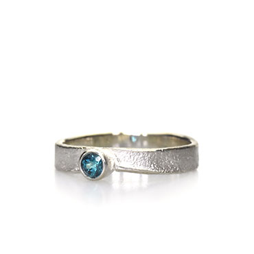 Ring in silver with London topaz london blue