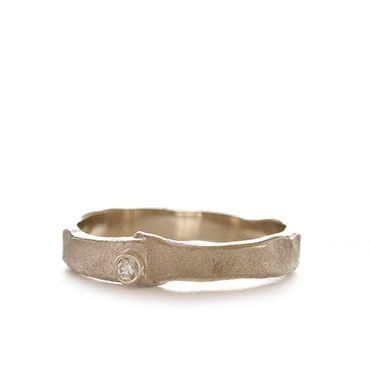 ring with overlap in gold with diamond - Wim Meeussen Antwerp