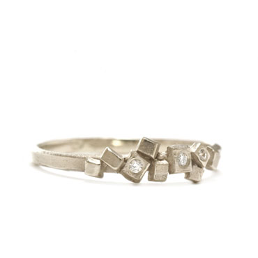 Stacking ring with cubes