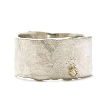 wide sleek ring in silver with diamond - Wim Meeussen Antwerp