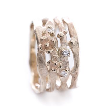 golden ring with diamonds and flower - Wim Meeussen Antwerp