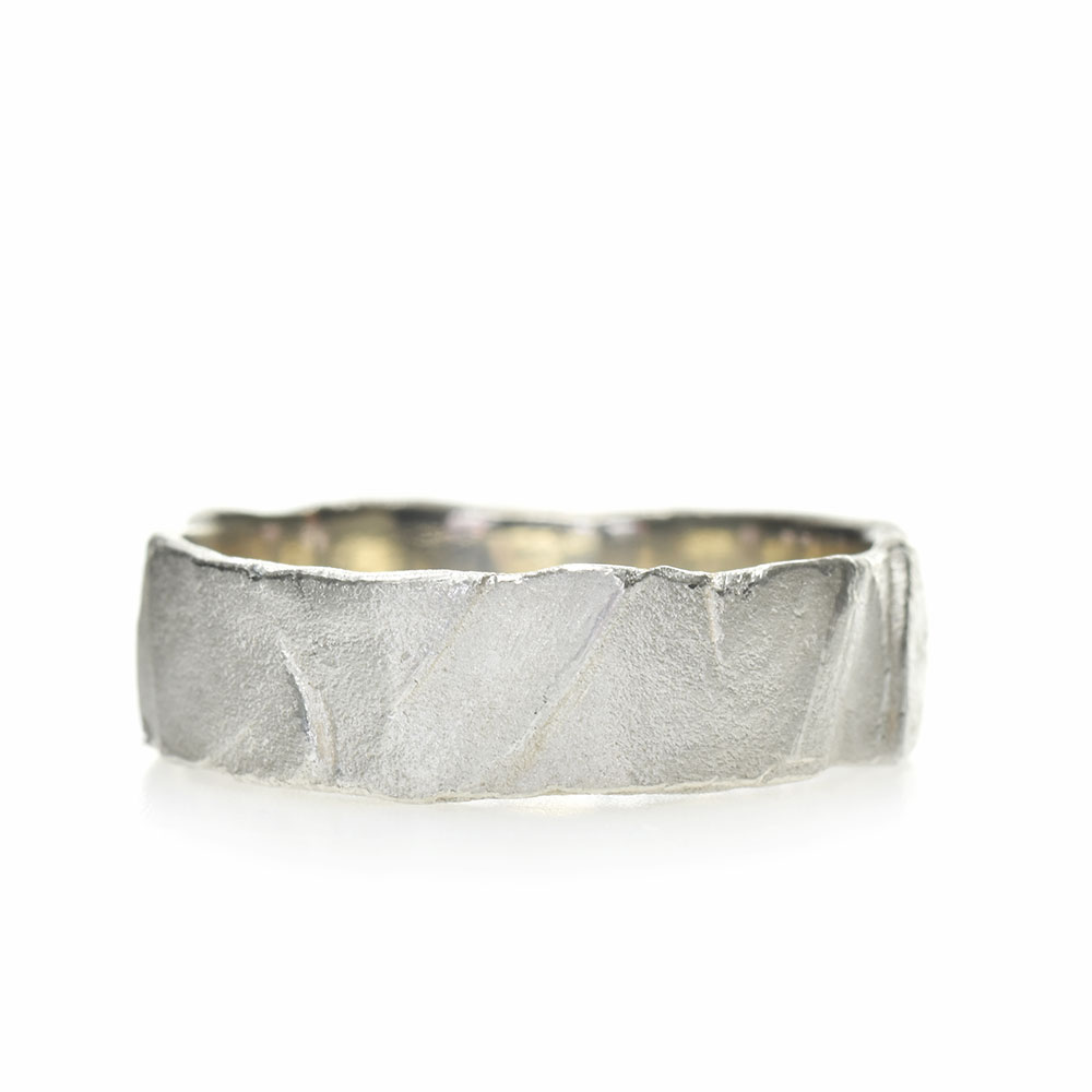 Matte men's ring | Wim Meeussen Goldsmith Antwerp