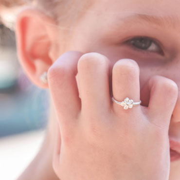 Zilver kinder-ring - Bloemetje - Wim Meeussen Antwerpen