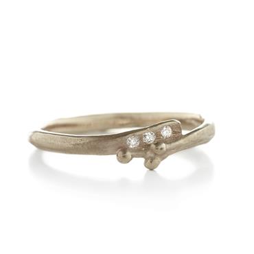 Organic engagement ring with 3 diamonds - Wim Meeussen Antwerp