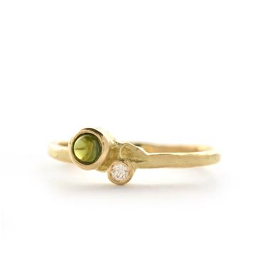 Bague en or jaune avec tourmaline vert