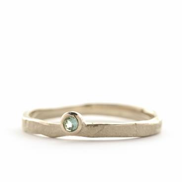 Bague fine avec tourmaline vert