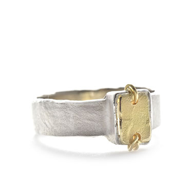 asring in zilver met uniek detail in goud