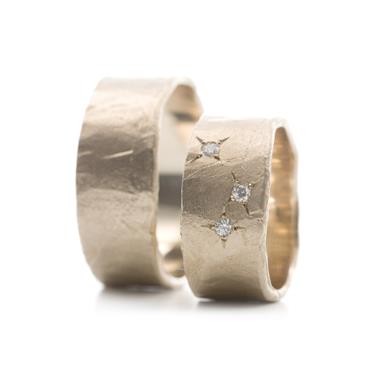 Modern wedding rings in white gold