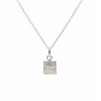 Small square pendant with grain - Wim Meeussen Antwerp