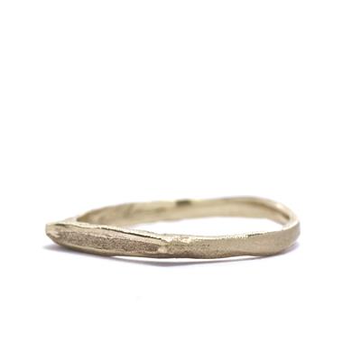 Fine sleek ring