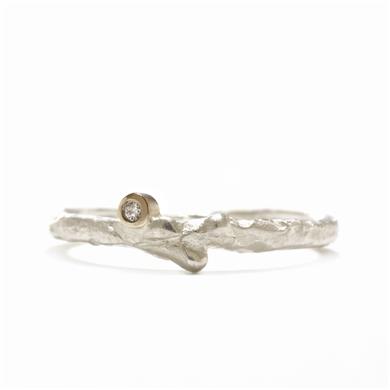 Twig ring in silver with diamond