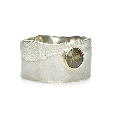 Wide ring with tourmaline - Wim Meeussen Antwerp