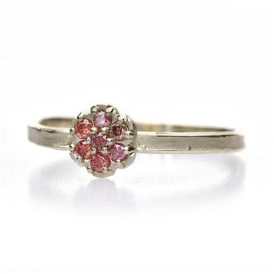 Bague avec sertissage unique en forme de fleur - Wim Meeussen Anvers