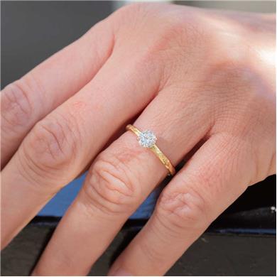 Tijdloze verlovingsring met lab-grown diamant - Wim Meeussen Antwerpen