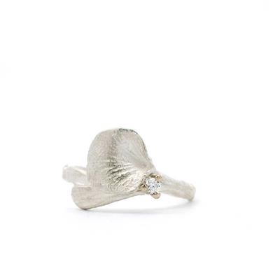 Fine silver ring with leave - Wim Meeussen Antwerp