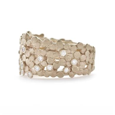Bague large avec petits disques et diamants - Wim Meeussen Anvers