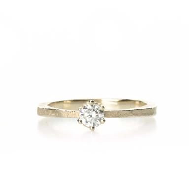 Bague Solitair avec sertissage classique