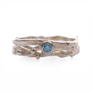 Golden ring with blue diamond - Wim Meeussen Antwerp