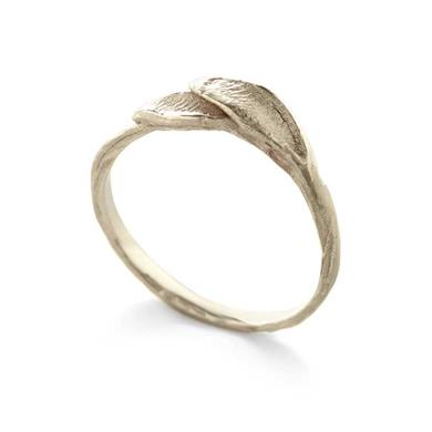 Fine ring with leaves