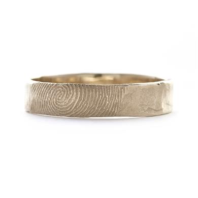 Trouwring met vingerafdruk partner