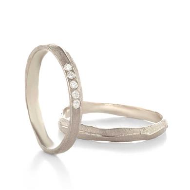 Fine subtile wedding rings