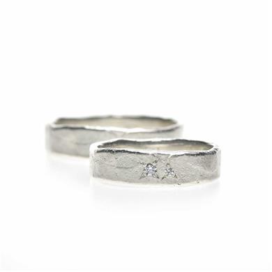 Hammered wedding band in silver - Wim Meeussen Antwerp