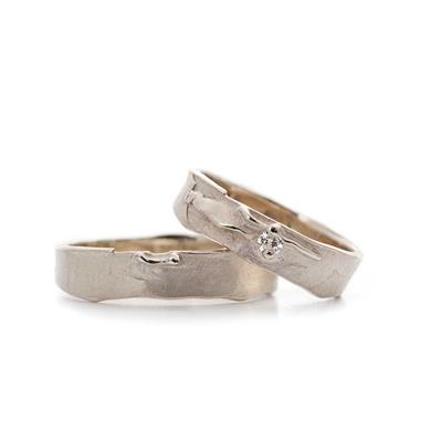 Original golden wedding rings with diamond - Wim Meeussen Antwerp
